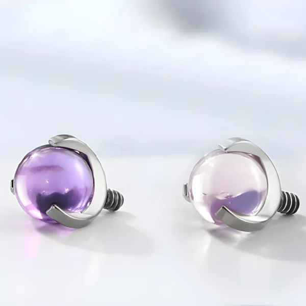 Embout Piercing en Titane avec Pierre d'Opalite Sertie par 3 Griffes (expo) Embout Piercing en Titane avec Pierre d'Opalite Sertie par 3 Griffes (expo).