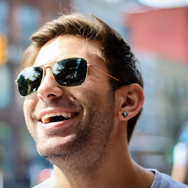 Faux Piercing Aimanté Zircon Carré Lobe & Cartilage (sur lobe) Faux Piercing Aimanté Zircon Carré Lobe & Cartilage (sur lobe).