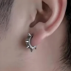 Homme avec Faux Piercing Oreille Anneau Clip à Pointes Acier 316L au Lobe.