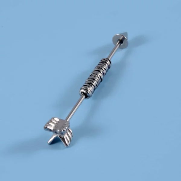 Piercing Industriel Oreille Flèche Incendiaire en Acier Chirurgical (vue arrière) Piercing Industriel Oreille Flèche Incendiaire en Acier Chirurgical (vue arrière).