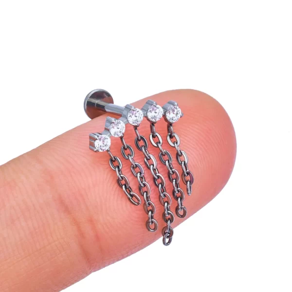 Piercing Labret Cascade de Chaînes en Titane & Zircons Scintillants (expo 2) Piercing Labret Cascade de Chaînes en Titane & Zircons Scintillants (expo).