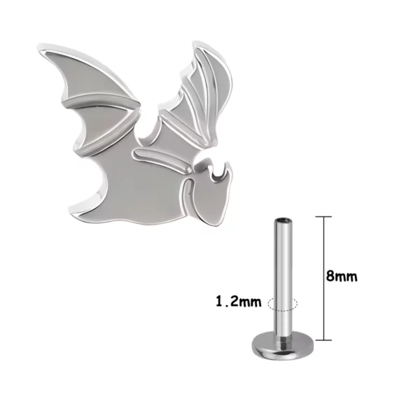 Piercing labret Chauve-souris en Titane à filetage interne (hélix, conch, tragus, lèvre et plus) variante 8mm Piercing labret Chauve-souris en Titane à filetage interne (variante 8mm).