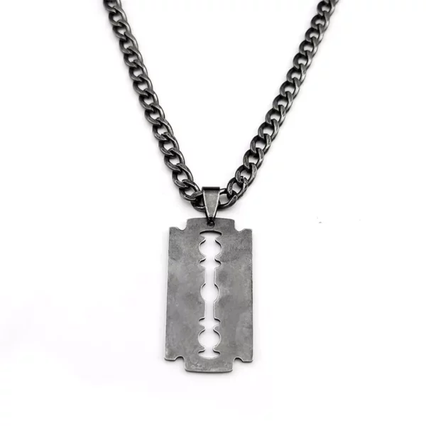 Collier Chaîne Cubaine et Pendentif Lame de Rasoir en Acier Inoxydable Vieilli.