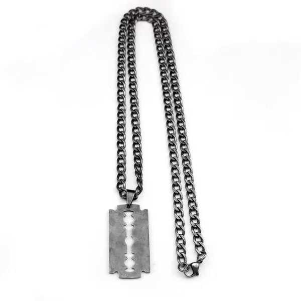 Collier Pendentif Lame de Rasoir en Acier Inoxydable Vieilli Gothique Punk Collier Pendentif Lame de Rasoir en Acier Inoxydable Vieilli Gothique Punk.