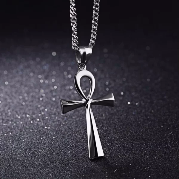 Collier avec Pendentif Croix Égyptienne Collier avec Pendentif Croix Égyptienne.