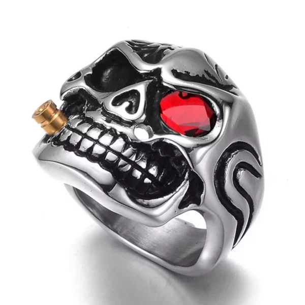 Bague Tête de Mort Homme Œil en Zircon Rouge avec Cigare Style Biker Bague Tête de Mort Homme Œil en Zircon Rouge avec Cigare Style Biker.