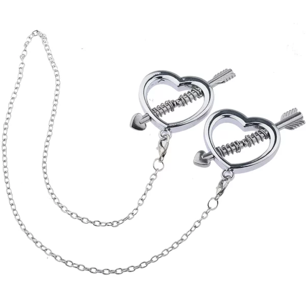 Faux Piercing Tétons à clipser Cœur Traversé d'une Flèche et Chaîne.