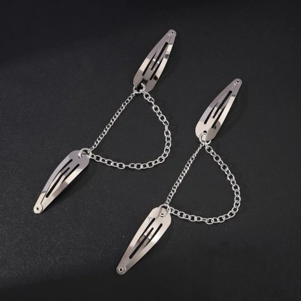 Barrettes à Cheveux Gothiques Reliées par Chaînes Fines.