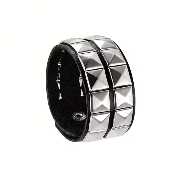 Bracelet Cuir Noir avec Rivets Punk Pyramide 2 Lignes Bracelet Cuir Noir avec Rivets Punk Pyramide 2 Lignes.