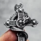 Collier Croix Gothique Enlacée d’un Dragon & Tête de Mort en Acier