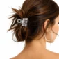 Pince Crabe Spiralée en Métal sur Chignon.