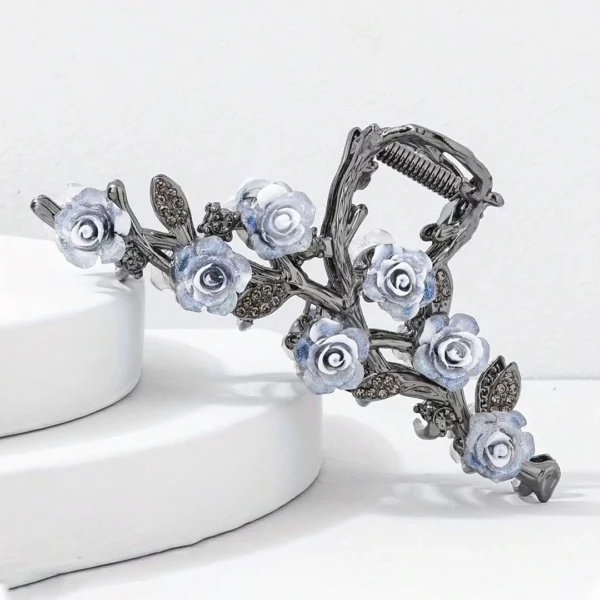 Pince Grand Format pour Cheveux Fins et Épais à Fleurs de Camélia Bleutées Pince Grand Format pour Cheveux Fins et Épais à Fleurs de Camélia Bleutées.