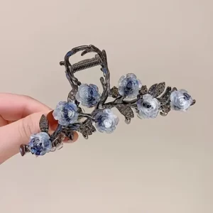 Pince à Cheveux Fleurs de Camélia Bleutées en Acier.