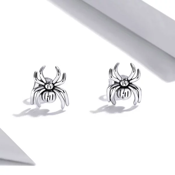Boucles d’Oreilles Araignée en Argent 925 Sterling Boucles d’Oreilles Araignée en Argent 925 Sterling.