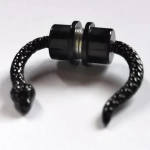 Faux Piercing Septum Serpent Noir Aimanté.