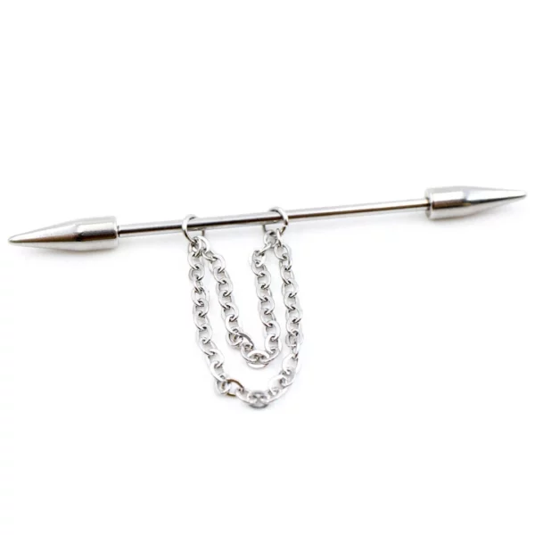 Piercing Industriel à Longues Pointes & Chaînes Pendantes (variante acier) Piercing Industriel à Longues Pointes & Chaînes Pendantes (variante acier).