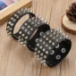 Bracelet clouté cuir véritable - 2 à 4 rangées de clous.