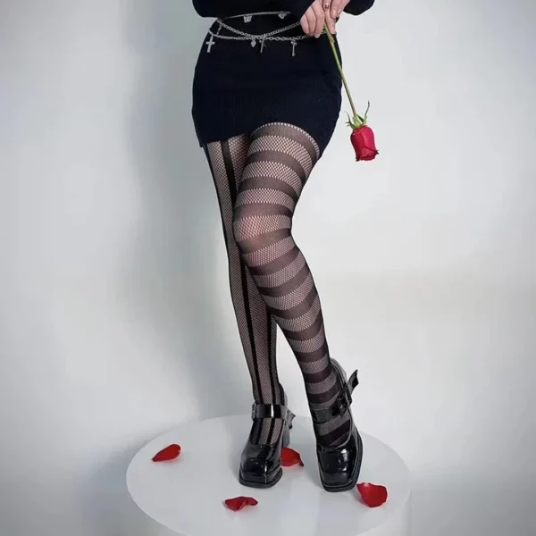 Collants Asymétriques en Résille Noire à Rayures Collants Asymétriques en Résille Noire à Rayures.