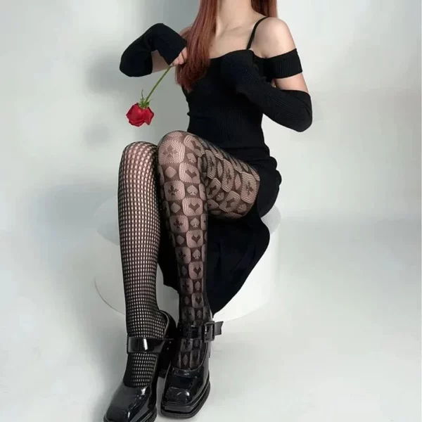 Collants Dépareillés en Résille Noire à Motif Pois & Symboles de Cartes ♠ ♥ ♦ ♣ Collants Dépareillés en Résille Noire à Motif Pois & Symboles de Cartes ♠ ♥ ♦ ♣.