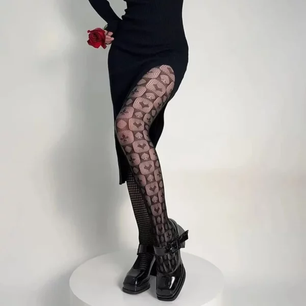 Collants Résille Noirs Dépareillés à Symboles de Cartes ♠ ♥ ♦ ♣ Collants Résille Noirs Dépareillés à Symboles de Cartes ♠ ♥ ♦ ♣.