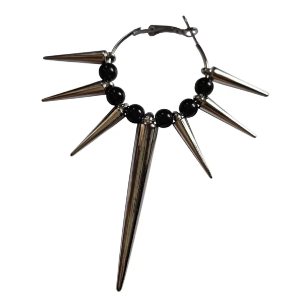 Créoles Cloutées Variante Audacieuse à Perles Noires Créoles Cloutées Variante Audacieuse à Perles Noires.