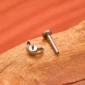 Piercing Croissant de Lune Ajouré à Zircon Serti - Titane ASTM-F136 & Filetage Interne.