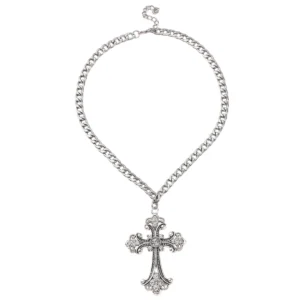 Collier Chaîne à Maillons Rainurés avec Croix Gothique Stylisée Constellée de Zircons.