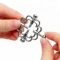 Faux Piercing Téton Ajustable par Vis de Serrage à Motif Floral.