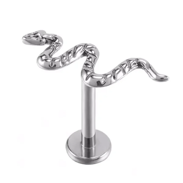 Piercing Labret Titane à Motif Serpent (variante teinte naturelle 8 mm) Piercing Labret Titane à Motif Serpent (variante teinte naturelle 8 mm).