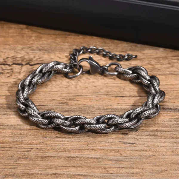 Bracelet Homme en Acier Inoxydable Patiné à Maillage Torsadé Bracelet Homme en Acier Inoxydable Patiné à Maillage Torsadé.