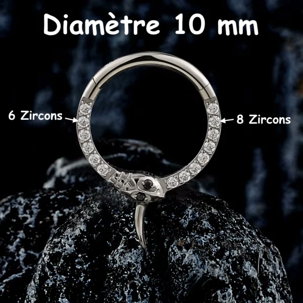 Piercing Anneau Clicker Serpent Ouroboros Titane & Zircons (composition variante 10 mm) Piercing Anneau Clicker Serpent Ouroboros Titane & Zircons (composition variante 10 mm).