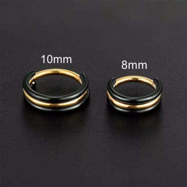 Piercing Anneau Clicker Titane à Double Arc Noir Contrasté (diamètre interne 8 ou 10 mm) Piercing Anneau Clicker Titane à Double Arc Noir Contrasté (diamètre interne 8 ou 10 mm).