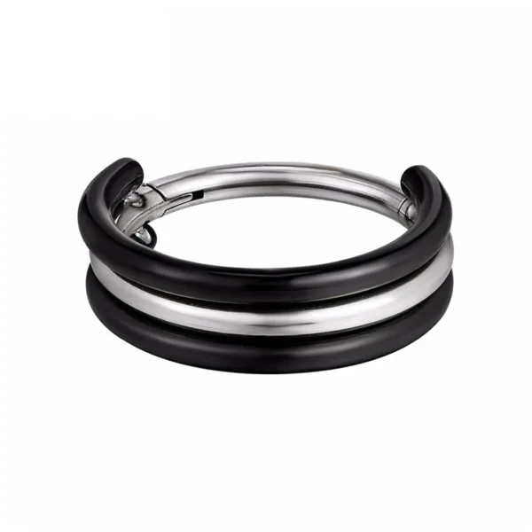 Piercing Anneau Clicker à Double Arc Noir Contrasté (variante couleur titane brut) Piercing Anneau Clicker à Double Arc Noir Contrasté (variante couleur titane brut).