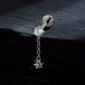 Piercing Labret Titane Brut Zircon et Boule Pendante à Pointes.