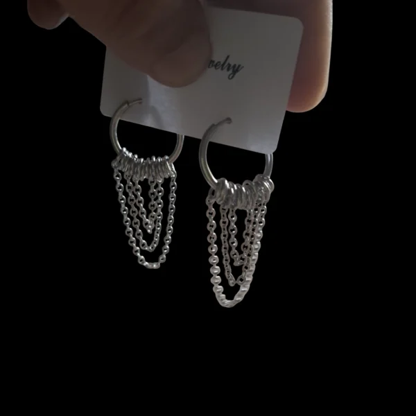 Créoles Huggie 16 mm à Triple Chaîne & Anneaux Mobiles - Acier Chirurgical 316L Créoles Huggie 16 mm à Triple Chaîne & Anneaux Mobiles - Acier Chirurgical 316L.