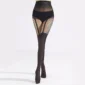 Femme en Collants Noirs Résille Effet Bas Porte-Jarretelles