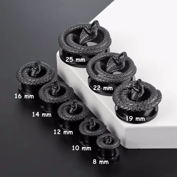 Tunnel Serpent Cobra en Acier 316L, Dévissable 8-25 mm (variante noir PVD) Tunnel Serpent Cobra en Acier 316L, Dévissable 8-25 mm (variante noir PVD).