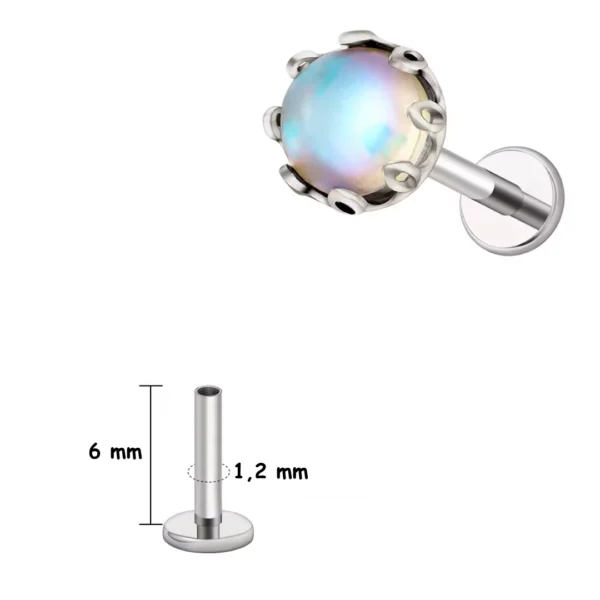 Piercing Labret Titane à Opale Synthétique Sertie d'une Couronne (variante gris argenté 6 mm) Piercing Labret Titane à Opale Synthétique Sertie d'une Couronne (variante gris argenté 6 mm).