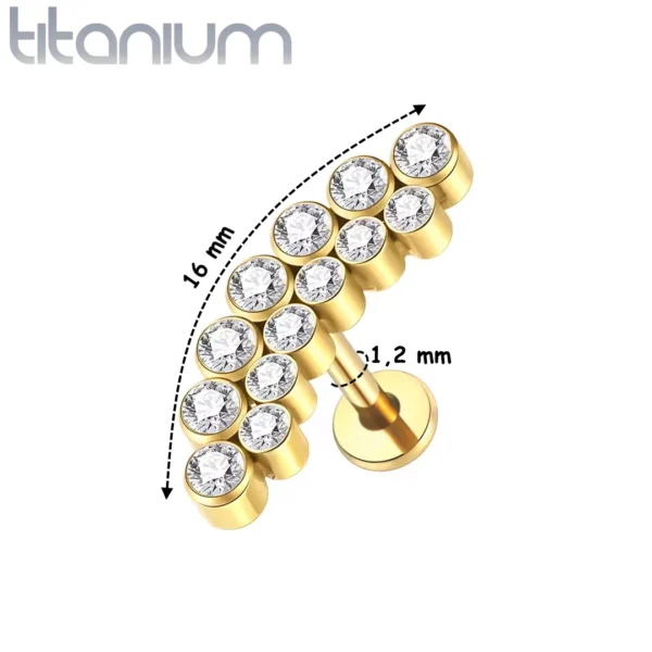 Piercing Labret Courbé Titane ASTMM-F136 à Double Ligne de Zirconiums (variante anodisé doré) Piercing Labret Courbé Titane ASTMM-F136 à Double Ligne de Zirconiums (variante anodisé doré).