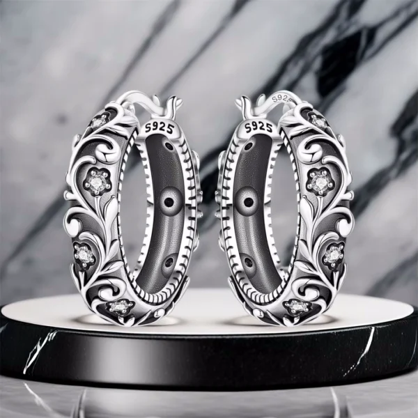 Boucles d'Oreilles Créoles Florales Gothiques Argent 925 & Zircons Boucles d'Oreilles Créoles Florales Gothiques Argent 925 & Zircons.