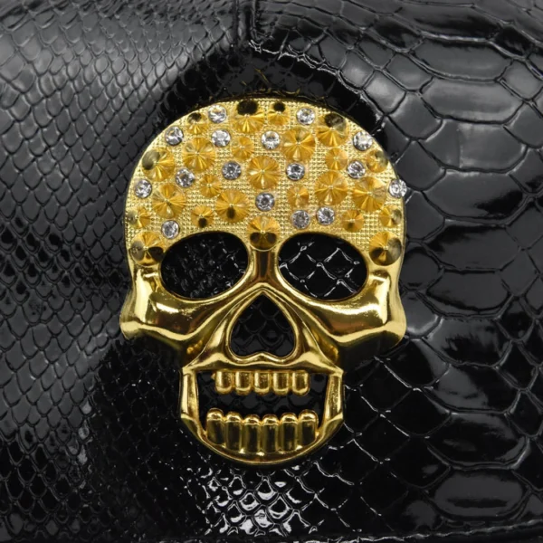 Casquette Noire Similicuir Effet Croco à Tête de Mort en Acier Doré Casquette Noire Similicuir Effet Croco à Tête de Mort en Acier Doré.