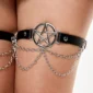 Jarretière Punk Goth en Cuir à Pentacle & Chaînes Pendantes.