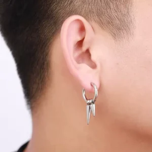 Homme avec Créoles Double Spike Punk Acier 316L Clicker.