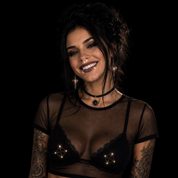 Faux Piercing - Style instantané, sans perçage ni douleur.