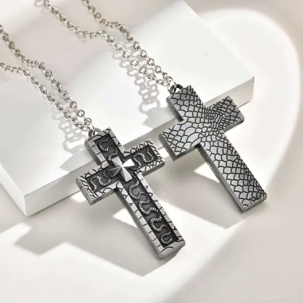 Collier Pendentif Croix Gothique Ouvrable Charnière Acier Inox Collier Pendentif Croix Gothique Ouvrable Charnière Acier Inox.