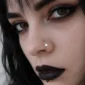Femme Gothique avec Faux Piercing Narine Anneau Étoile Acier 316L