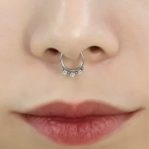 Femme avec Faux Piercing Septum Anneau Billes & Zirconiums Acier 316L Poli.