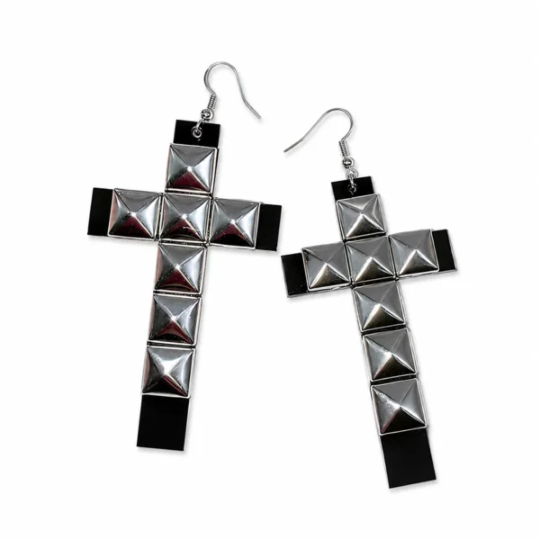 Boucles d'Oreilles Gothiques Croix Rivetée Pyramide.