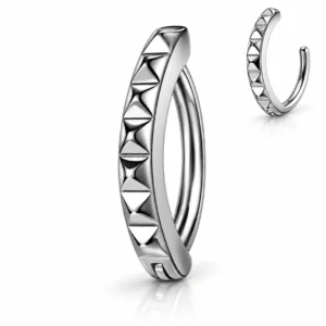 Piercing Nombril Clicker à Facettes Pyramidales Acier Chirurgical 316L.